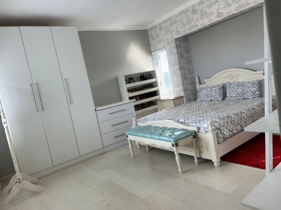 5 Bedroom Property for Sale in Nahoon Valley Park Eastern Cape